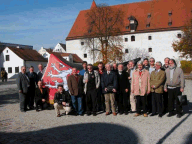 Abschlussfoto mit Flagge